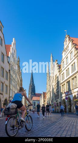 Münster: Piazza Prinzipalmarkt, Municipio, chiesa di San Lamberti a Münsterland, Nordrhein-Westfalen, Renania settentrionale-Vestfalia, Germania Foto Stock