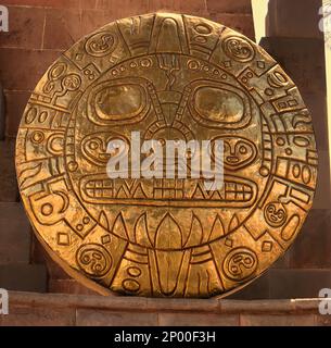 Pannelli in bronzo in rilievo di simboli Inca in Perù Cusco Foto Stock