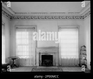 Old Hill House, Buck Hill, Duplin County, Carolina del Nord. Carnegie Survey of the Architecture of the South. Stati Uniti, Carolina del Nord, Duplin County, Buck Hill, caminetti, Interni, legno, Finestre. Foto Stock