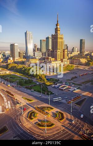 Grattacieli e il Palazzo della Cultura e della scienza, nel centro di Varsavia, Polonia Foto Stock