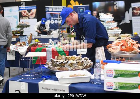 Francia. 28th Feb, 2023. Championnat de France des Ecaillers - Salon International de l Agriculture du 25 febbraio au 5 marzo 2023 a Paris Expo Porte de Versailles. (Foto di Lionel Urman/Sipa USA) Credit: Sipa USA/Alamy Live News Foto Stock