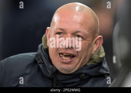 DOETINCHEM - 02/03/2023, DOETINCHEM - De Graafschap allenatore Richard Roelofsen durante il quarto finale della Toto KNVB Cup match tra De Gladschap e Ajax Amsterdam allo stadio De Vijverberg il 2 marzo 2023 a Doetinchem, Paesi Bassi. ANP GERRIT VAN KOLOLEN Foto Stock