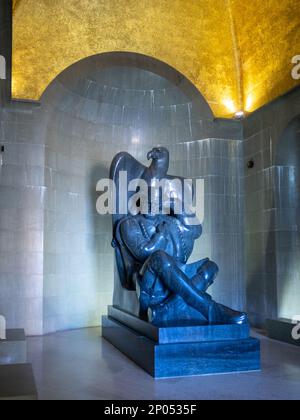 Statua di Petar II di Ivan Mestrovic al Mausoleo di Njegos Foto Stock