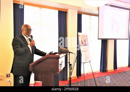 L'oratore Marcus Gentry presenta Martin Luther King Jr. Il 19 gennaio 2023 al McCoy's Community Center for the 2023 Fort McCoy, Wisconsin, Martin Luther King Jr Osservanza del giorno. Il gentry ha dato una presentazione eccellente circa molte cose che rappresentano la memoria, la storia e il significato della vita di MLK Jr. Gentry è il fondatore della RESPECT Academy. È innovatore, relatore e consulente. Secondo il suo sito web, www.marcusgentry.com, la RESPECT Academy è “un’organizzazione di servizi web-based che utilizza il metodo socratico dell’insegnamento, del coaching e dell’empowerment creativo st Foto Stock