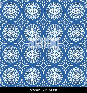 Motivo senza cuciture con ornamento orientale. Sottili elementi in pizzo bianco su sfondo blu stampa allover Foto Stock