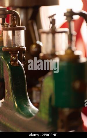 Particolare della Vittoriana Tower Brewery che ospita la Hook Norton Beer Brewery, Oxfordshire. Foto Stock