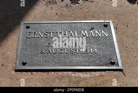 Tomba, Ernst Thaelmann, Memoriale socialista, cimitero centrale di Friedrichsfelde, Gudrunstrasse, Lichtenberg, Berlino, Germania Foto Stock