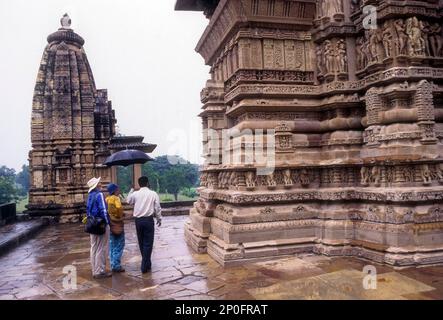 Tempio di Lakshmana del gruppo occidentale di templi nel complesso di Khajuraho, Madhya Pradesh, India. Patrimonio mondiale dell'UNESCO, 10th ° secolo Foto Stock