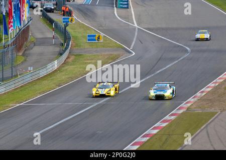 Audi R8 LMS, SCG003C, sorpassi, sorpasso manovra, 24h pista di Nuerburgring, 24 ore gara 2017, Eifel, Renania-Palatinato, Germania Foto Stock