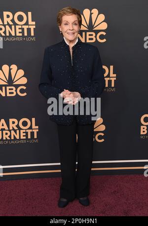 Hollywood, US, 2 marzo 2023, Julie Andrews in arrivo sul tappeto rosso per Carol Burnett: 90 anni di risate + amore tenuto ad Avalon Hollywood il 2 marzo 2023 a Hollywood, CA.The NBC Special sarà in onda il 26 aprile 2023. © Lisa OConnor/AFF-USA.com Foto Stock