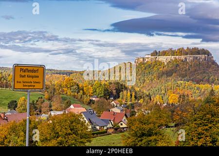Elbsandsteingebirge im Herbst Sächsische Schweiz Foto Stock