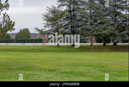 Scenario intorno al Douaumont Ossuary, un memoriale situato vicino a Verdun in Francia Foto Stock