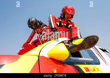 Abu Dhabi - 03/03/2023, 209 ZHANG Guoyu (chn), MENA Oriol (spa), BAIC ORV, BAIC ORV BJ40, FIA W2RC, Ambiente durante la fase 5 dell'Abu Dhabi Desert Challenge 2023, 2nd° round della stagione 2023 W2RC, il 3 marzo 2023 tra Qasr al Sarab e ADNOC Business Center, Abu Dhabi - Foto Julien Delfosse / DPPI Foto Stock