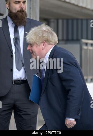 Ex primo Ministro Boris Johnson MP (con: Uxbridge e Ruislip Sud) arrivo al Queen Elizabeth II Conference Centre a Westminster per... Foto Stock