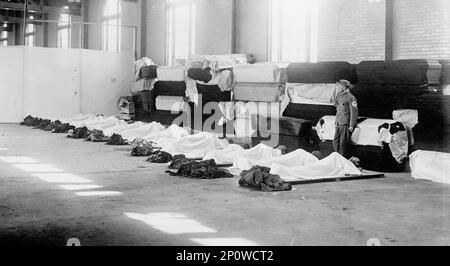 Flood Scenes, Dayton, Ohio, 1913. Cadaveri e bare. Foto Stock