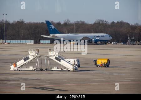 Aereo Star Air all'aeroporto di Koln/Bonn. Credit: Sinai Noor / Alamy Stock Photo Foto Stock