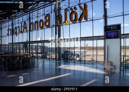 All'interno dell'atrio principale dell'aeroporto di Koln/Bonn. Credit: Sinai Noor / Alamy Stock Photo Foto Stock