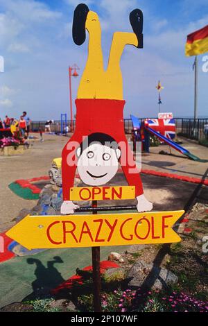 Cartello da golf Crazy fatto a mano, Mablethorpe. Lincolnshire. Inghilterra. REGNO UNITO Foto Stock