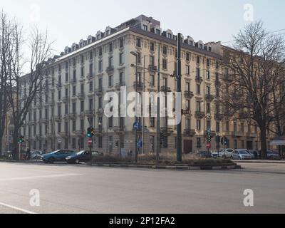 TORINO, ITALIA - CIRCA FEBBRAIO 2023: Corso Vinzaglio e corso Matteotti Foto Stock