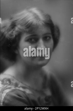 Storm, Diana, Miss, fotografia ritratto, 1912 o 1913. Foto Stock