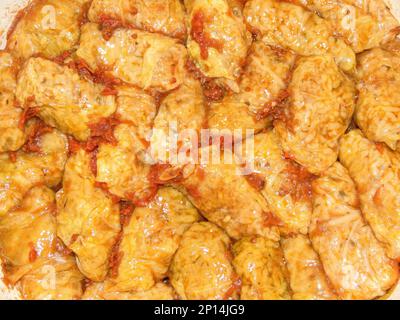 Involtini di cavolo con riso e verdure altre. Fabbricato a Maramures, Romania Foto Stock