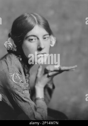 Coomarasumay, Ananda, signora (Ratan Devi), fotografia ritratto, 1917 maggio 8. Foto Stock