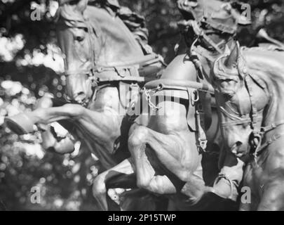 Statue equestri a Washington, D.C., tra il 1911 e il 1942. Dettaglio - Cavalleria carica, Ulisse S. Grant Memorial, di Henry Mervin Shrady. Foto Stock