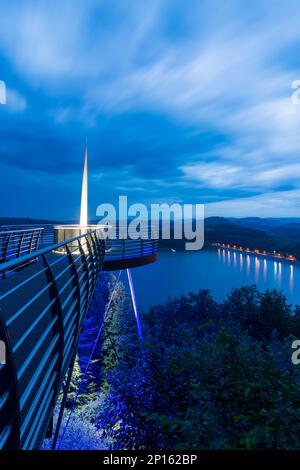 Attendorn: Skywalk Biggeblick a Biggetalsperre (Biggesee o Bigge Reservoir) in Sauerland, Nordrhein-Westfalen, Renania settentrionale-Vestfalia, Germania Foto Stock