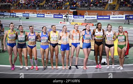 Gli atleti si posano dopo il concorso di pentathlon femminile alla 37th° edizione del Campionato europeo di Atletica Indoor, a Istanbul, Turchia, venerdì 03 marzo 2023. I campionati si svolgono dal 2 al 5 marzo. FOTO DI BELGA JASPER JACOBS Foto Stock