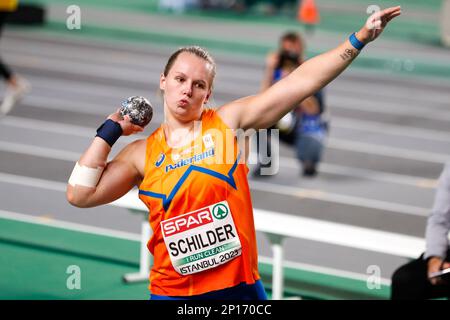 Istanbul, Turchia. 03rd Mar, 2023. ISTANBUL, TURCHIA - 3 MARZO: Jessica Schilder dei Paesi Bassi che gareggia nella finale di Shot Put Women durante il giorno 1 dei campionati europei di atletica indoor all'Atakoy Athletics Arena il 3 marzo 2023 a Istanbul, Turchia (Foto di Nikola Krstic/BSR Agency) Credit: BSR Agency/Alamy Live News Foto Stock