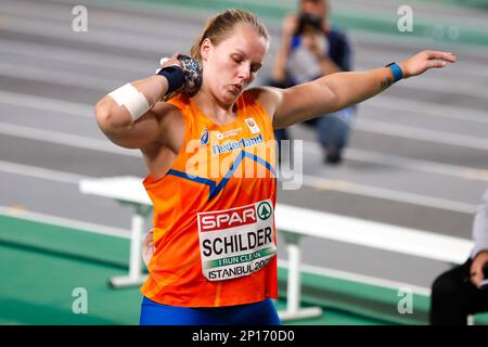 Istanbul, Turchia. 03rd Mar, 2023. ISTANBUL, TURCHIA - 3 MARZO: Jessica Schilder dei Paesi Bassi che gareggia nella finale di Shot Put Women durante il giorno 1 dei campionati europei di atletica indoor all'Atakoy Athletics Arena il 3 marzo 2023 a Istanbul, Turchia (Foto di Nikola Krstic/BSR Agency) Credit: BSR Agency/Alamy Live News Foto Stock