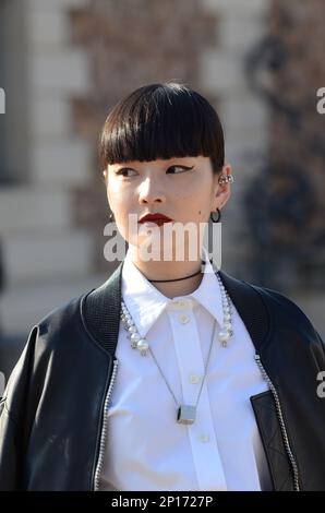 Pour cette nouvelle édition de la fashion week à Paris, les stars du cinéma, de la mode étaient nombreuses lors des défilés Foto Stock