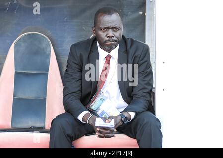 Egitto, Alessandria 03 marzo 2023 - allenatore capo Peter James Wani del Sud Sudan durante la Quarter Final Match tra Gambia Under 20 e Sud Sudan Under 20 of TotalEnergies Under 20 Africa Cup of Nations Egitto 2023 e qualificarsi per la FIFA Under 20 World Cup 2023 in Indonesia. Stadio Haras El-Hodod ad Alessandria, Egitto, 2023. Foto SPSI Credit: Sebo47/Alamy Live News Foto Stock