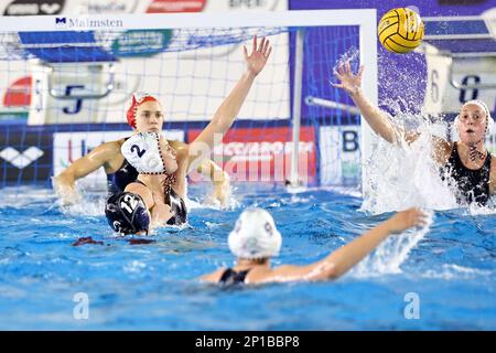 Polo Acquatico Frecciarossa, Roma, Italia, 03 marzo 2023, Bronte Riley Halligan (Ekipe orizzonte) durante le quarti di finale - Ekipe orizzonte vs RN Florentia - Italian Women's Coppa Italia waterpolo match Foto Stock