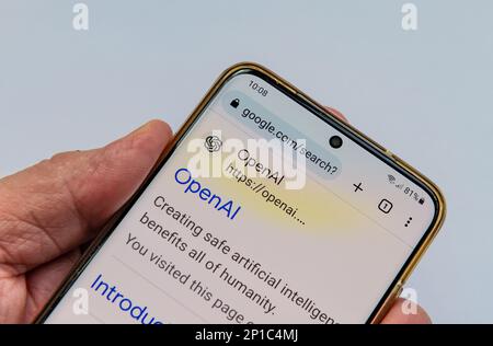 Londra. UK-03.01.2023. Il logo e il nome della società tecnologica OpenAI che ha sviluppato ChatGPT. Foto Stock