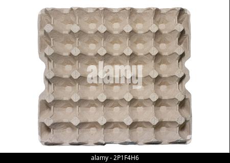 vassoio vuoto per uova di carta per 30 uova. isolato su sfondo bianco Foto Stock
