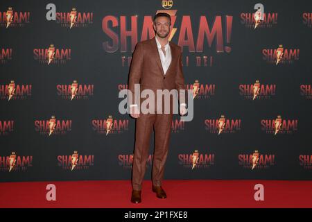 Roma, Italia. 03rd Mar, 2023. Zachary Levi partecipa al tappeto rosso della prima del film 'Shazam Furia degli dei' allo Space Cinema moderno. Credit: SOPA Images Limited/Alamy Live News Foto Stock