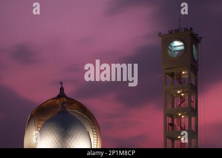 La cupola della moschea con spazio copia per il testo di riempimento, Ramadan e concetto di saluto islamico Foto Stock