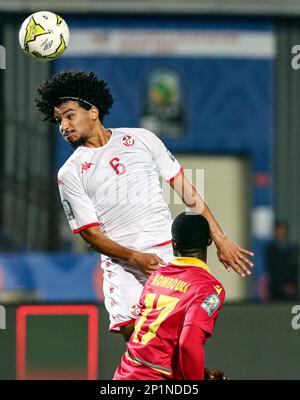 Cairo, Egitto. 3rd Mar, 2023. Ghaith Wahabi (L) della Tunisia compete durante la partita di calcio della finale del quartier generale tra Congo e Tunisia alla Coppa delle nazioni dell'Africa U-20 del CAF (Confederation of African Football) del 2023 al Cairo, in Egitto, il 3 marzo 2023. Credit: Ahmed Gomaa/Xinhua/Alamy Live News Foto Stock