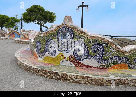 Il Parco dell'Amore, mosaici in stile Gaudi, Miraflores, Lima, Perù Foto Stock