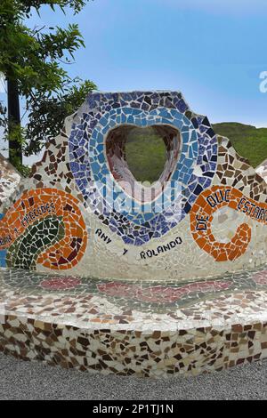 Il Parco dell'Amore, mosaici in stile Gaudi, Miraflores, Lima, Perù Foto Stock