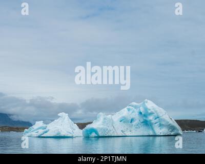 Laguna del ghiacciaio Joekulsarlon, iceberg, Parco Nazionale Vatnajoekull, Hornafjoerour, Islanda del Sud, Islanda Foto Stock