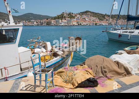 Vista da Galatas, Argolis, verso Poros, Poros Island, Saronic Islands, Peloponneso, Grecia Foto Stock