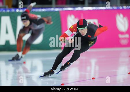 Heerenveen, Paesi Bassi. 3rd Mar, 2023. Lian Ziwen della Cina compete durante il MEN's 500m ai Campionati mondiali di pattinaggio di velocità ISU di Heerenveen, Paesi Bassi, 3 marzo 2023. Credit: Zheng Huansong/Xinhua/Alamy Live News Foto Stock