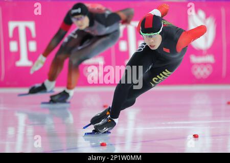 Heerenveen, Paesi Bassi. 3rd Mar, 2023. Lian Ziwen della Cina compete durante il MEN's 500m ai Campionati mondiali di pattinaggio di velocità ISU di Heerenveen, Paesi Bassi, 3 marzo 2023. Credit: Zheng Huansong/Xinhua/Alamy Live News Foto Stock