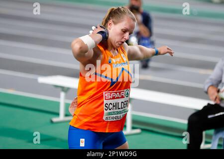 ISTANBUL, TURCHIA - 3 MARZO: Jessica Schilder dei Paesi Bassi in gara nel Shot Put Women durante il giorno 1 dei Campionati europei di atletica indoor all'Atakoy Athletics Arena il 3 marzo 2023 a Istanbul, Turchia (Foto di Nikola Krstic/BSR Agency) Foto Stock