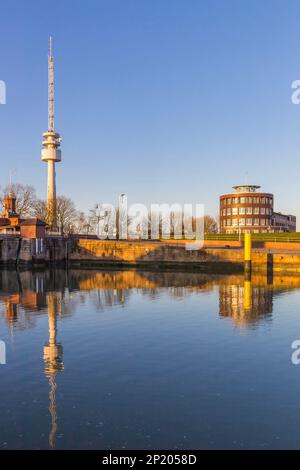 Torre e costruzione dell'Università di Olden burg a Wilhelmshaven, Germania Foto Stock