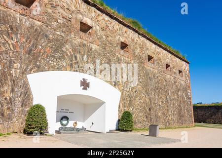 Koblenz: Ehrenmal des Deutschen Heeres (Memoriale dell'Esercito tedesco) nella Fortezza di Ehrenbreitstein a Rheintal, Rheinland-Pfalz, Renania-Palatinato, Germania Foto Stock