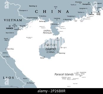 Hainan, la provincia più meridionale della Cina, e l'area circostante, mappa politica grigia. Isola di Hainan e Isole Paracel nel Mar Cinese Meridionale. Foto Stock