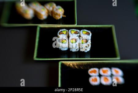 Cibo asiatico, sushi, maki, sashemi, panini Foto Stock